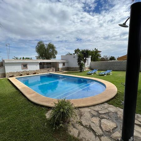 Chalet En La Barrosa, Piscina+Bbq+Grifo De Cerveza 奇克拉纳－德拉弗龙特拉 外观 照片